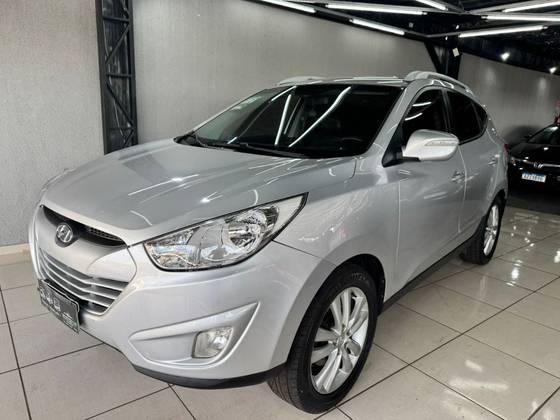 HYUNDAI IX35 2.0 MPI 4X2 16V GASOLINA 4P AUTOMÁTICO HYUNDAI IX35 2.0 MPI 4X2 16V GASOLINA 4P AUTOMÁTICO